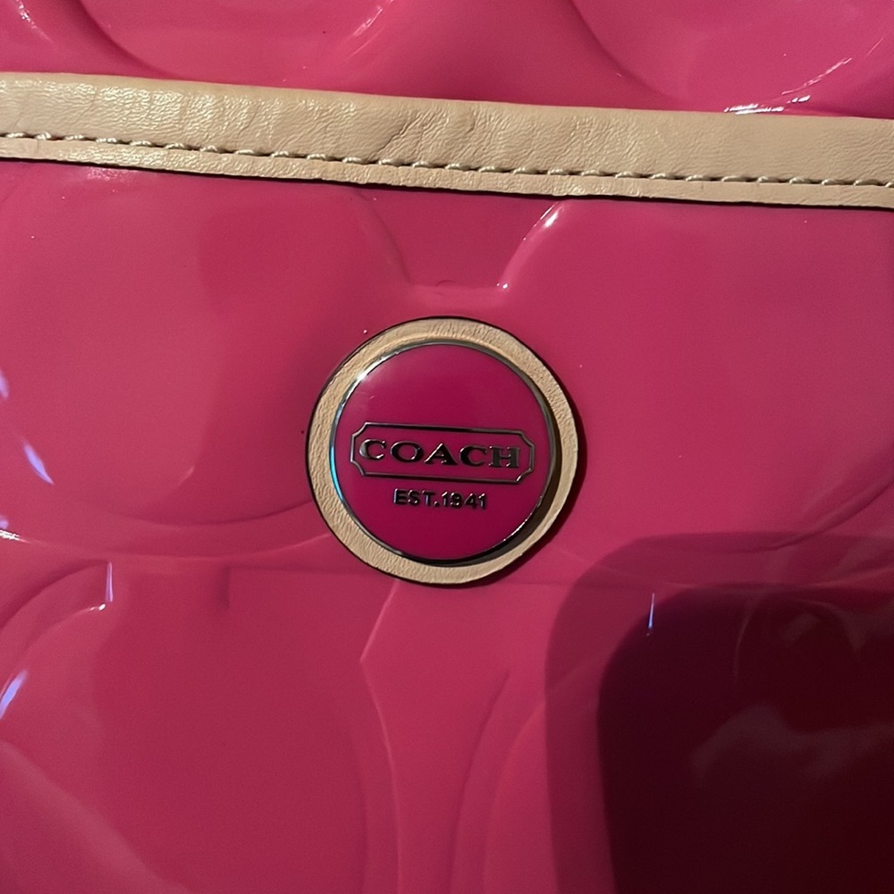 Super cute pink Coach - Picture 2 of 7